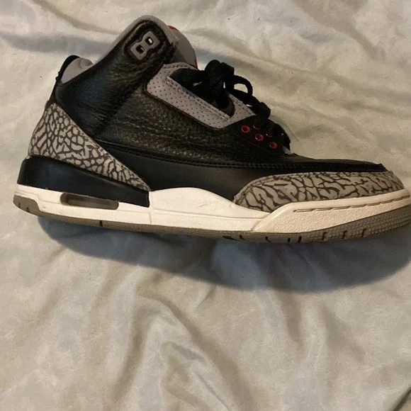 Jordan 3s - Picture 2 of 5